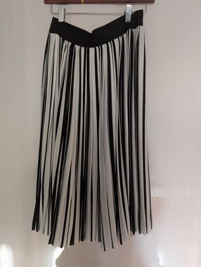 Black and White Anthology Pleated Skirt